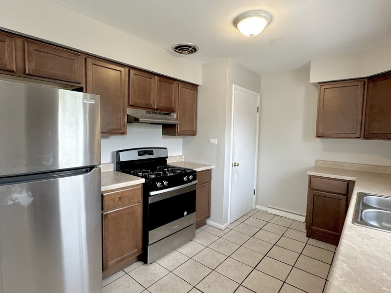 16417 School Street South Holland IL 60473