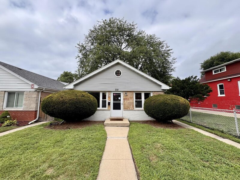 310 155th Place Calumet City IL 60409