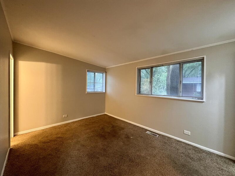 129 Warwick Street Park Forest IL 60466