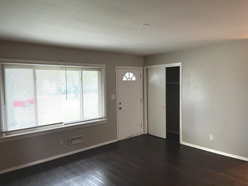 15439 Elm Street South Holland IL 60473