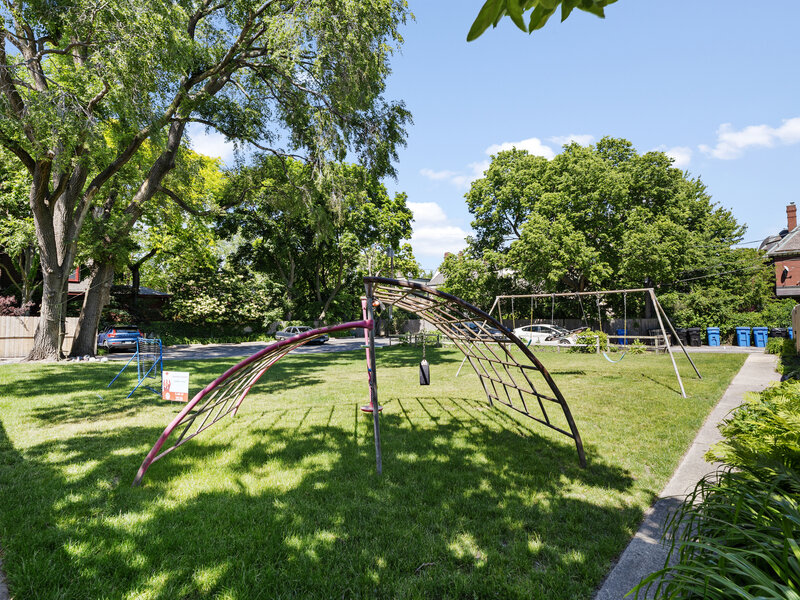 4753 S Woodlawn Avenue Chicago IL 60615