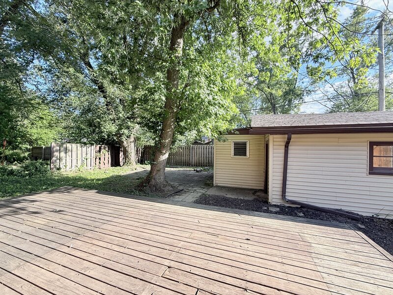 1122 W Iowa Street Glenwood IL 60425