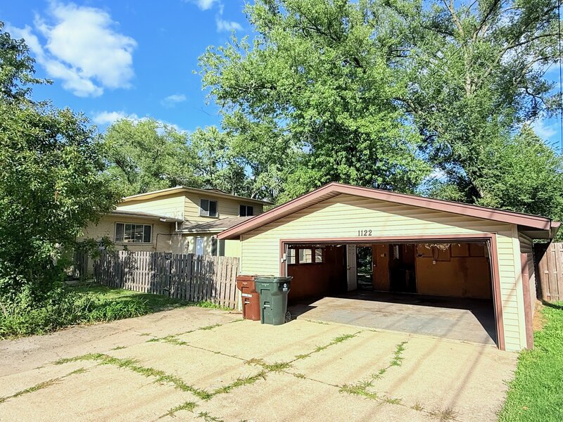1122 W Iowa Street Glenwood IL 60425