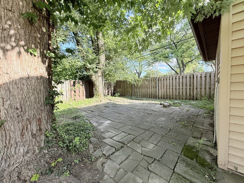 1122 W Iowa Street Glenwood IL 60425