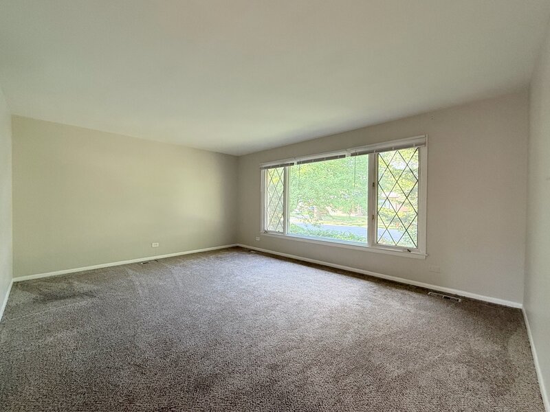 1122 W Iowa Street Glenwood IL 60425