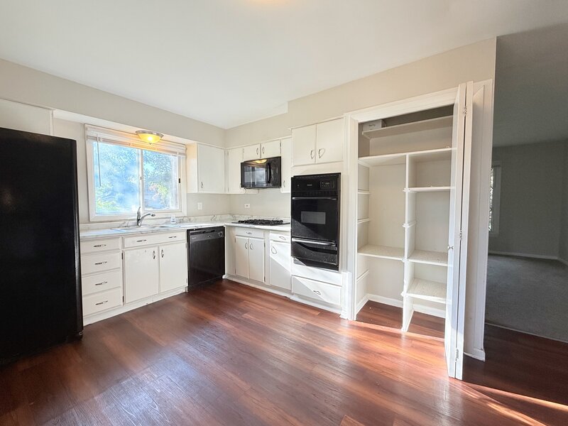 1122 W Iowa Street Glenwood IL 60425