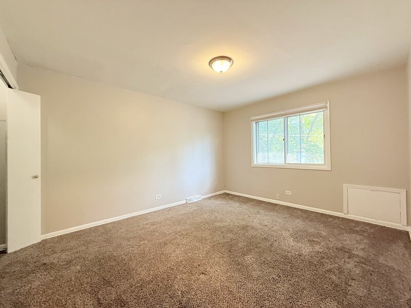 1122 W Iowa Street Glenwood IL 60425