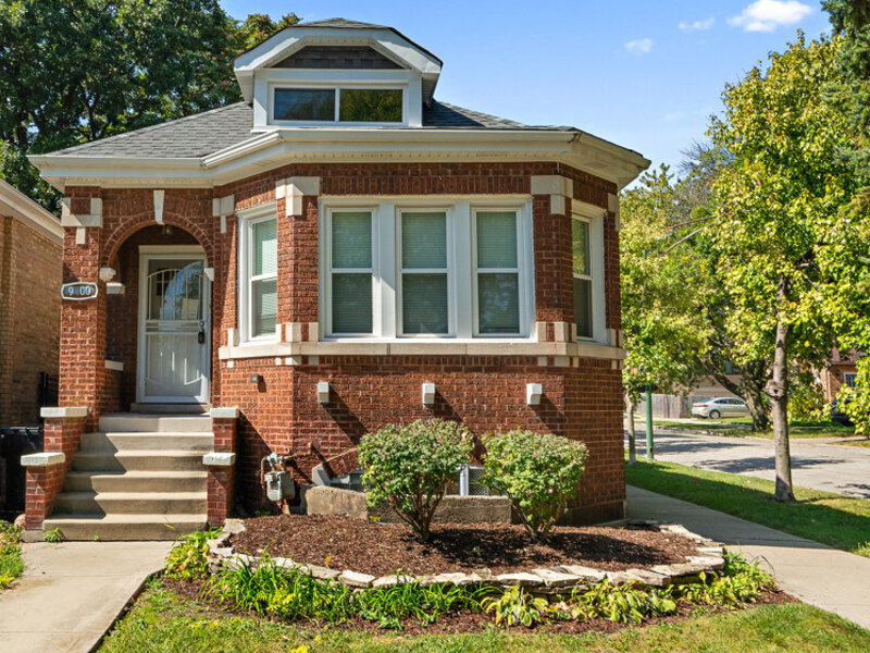 9400 S Charles Street Chicago IL 60643