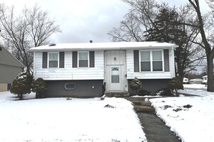 Photo of 335 E Mulberry Drive Glenwood IL 60425