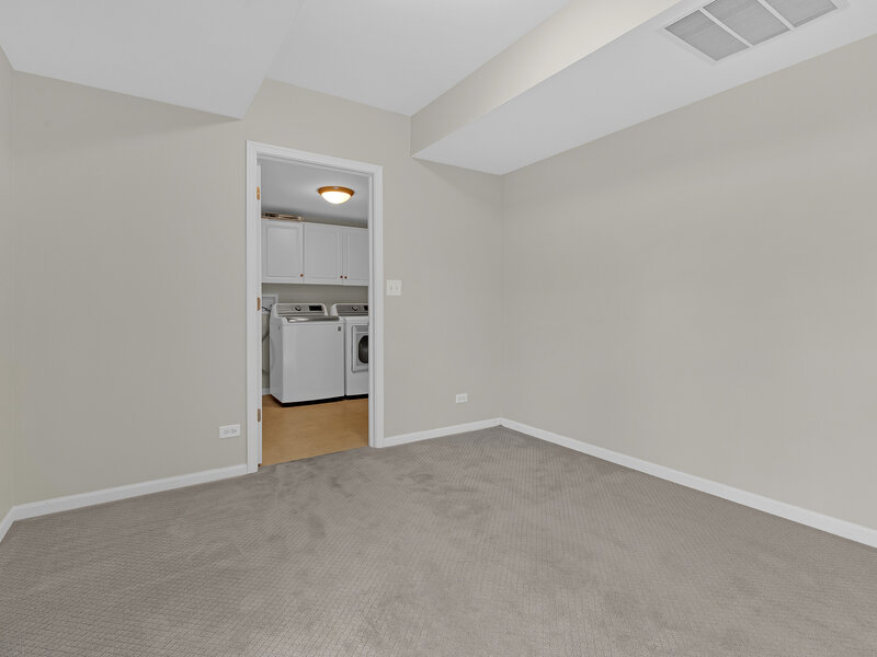 353 N Commerce Street Aurora IL 60504