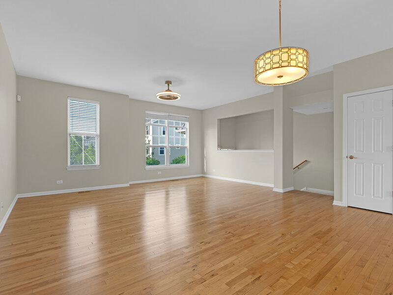353 N Commerce Street Aurora IL 60504