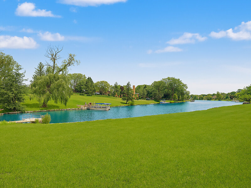 15 Turning Shore Drive South Barrington IL 60010