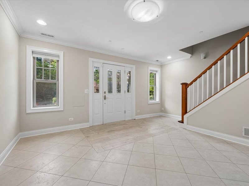3006 W Newport Avenue Chicago IL 60618