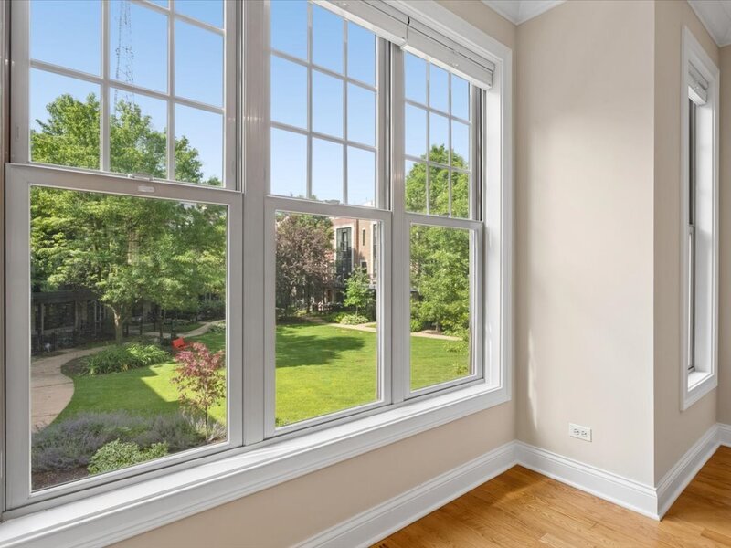3006 W Newport Avenue Chicago IL 60618