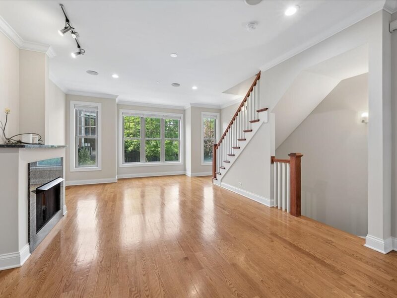 3006 W Newport Avenue Chicago IL 60618