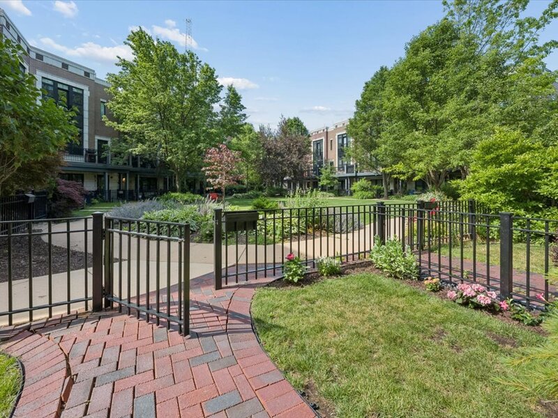 3006 W Newport Avenue Chicago IL 60618