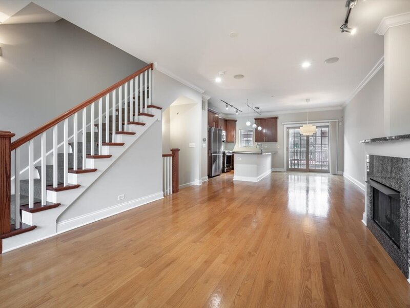 3006 W Newport Avenue Chicago IL 60618