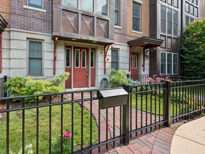 3006 W Newport Avenue Chicago IL 60618