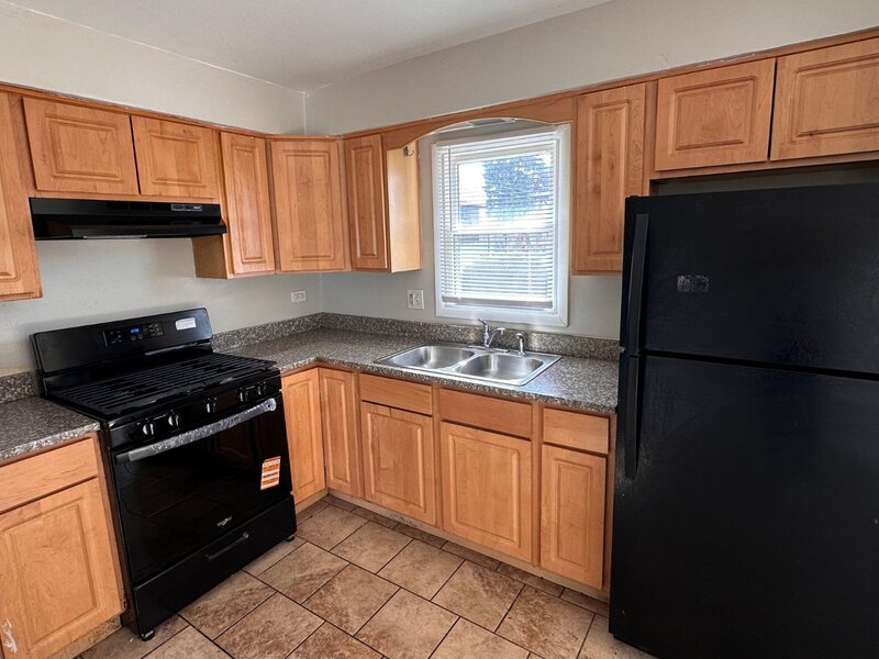 1325 E 168th Place South Holland IL 60473