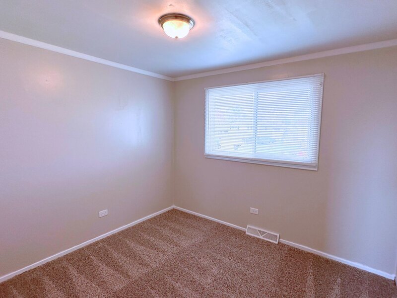 1325 E 168th Place South Holland IL 60473