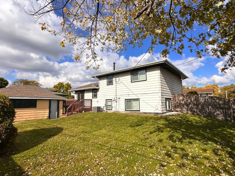 1325 E 168th Place South Holland IL 60473