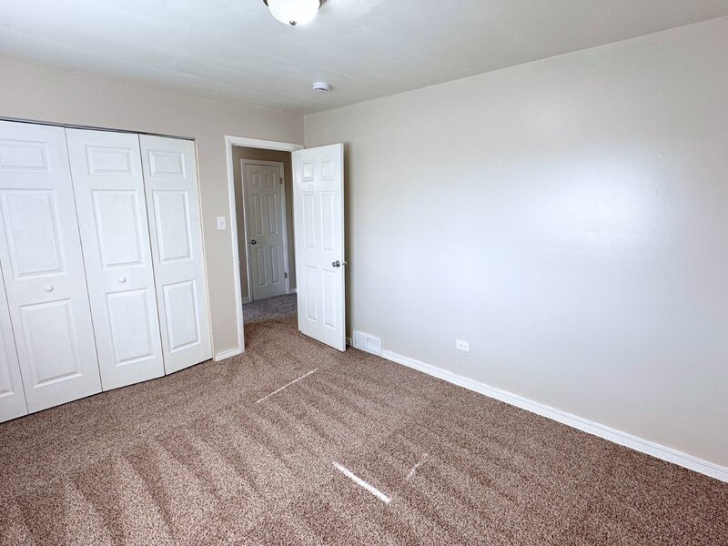 1325 E 168th Place South Holland IL 60473