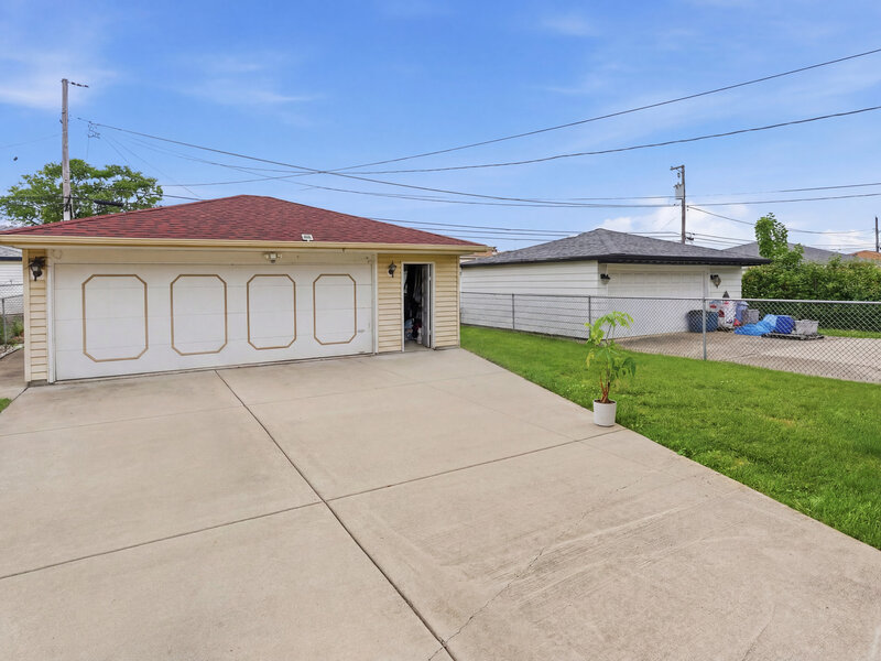 558 Manistee Avenue Calumet City IL 60409