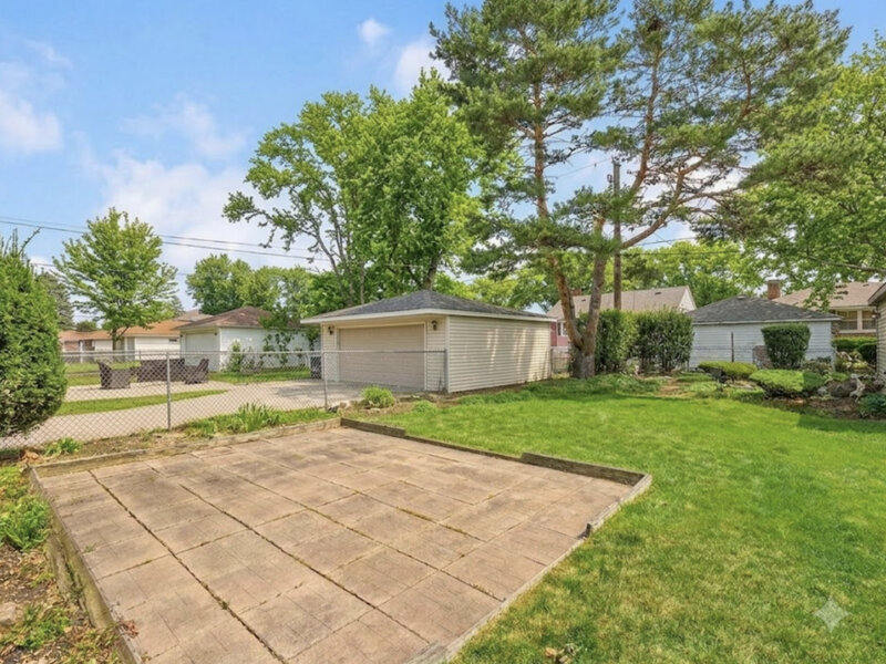 717 Manchester Avenue Westchester IL 60154