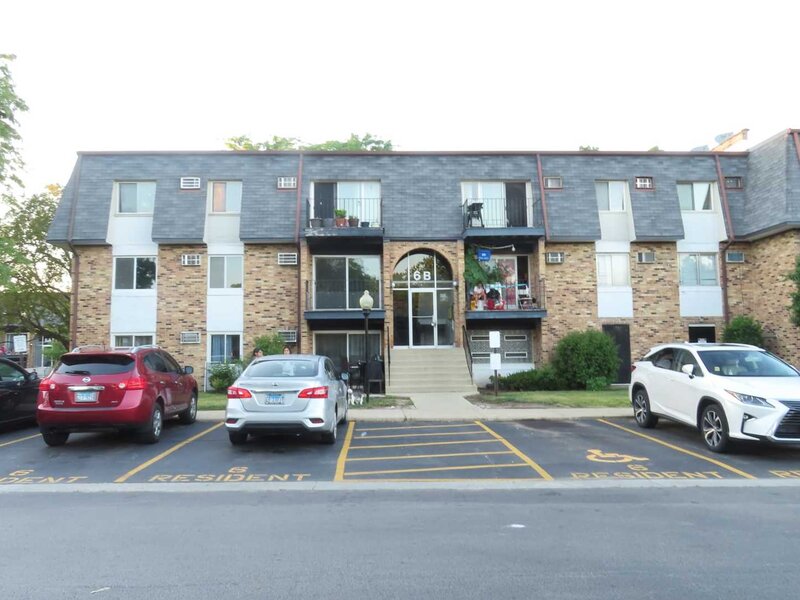 6 E Dundee Quarter Drive Palatine IL 60074