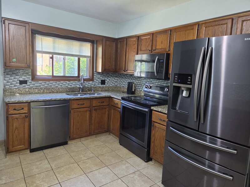 1907 W Golf Road Mount Prospect IL 60056
