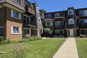Photo of 1907 W Golf Road Mount Prospect IL 60056 Unit 1B