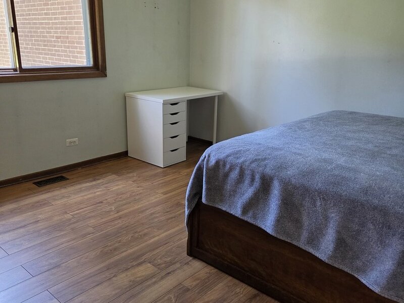 1907 W Golf Road Mount Prospect IL 60056