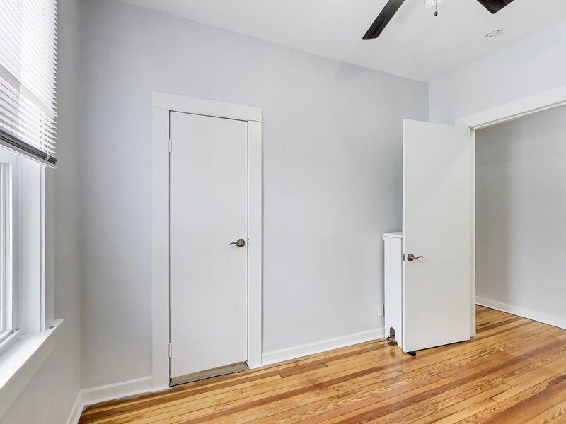 1638 Oakwood Avenue Des Plaines IL 60016