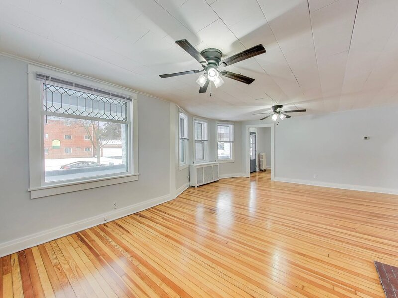 1638 Oakwood Avenue Des Plaines IL 60016
