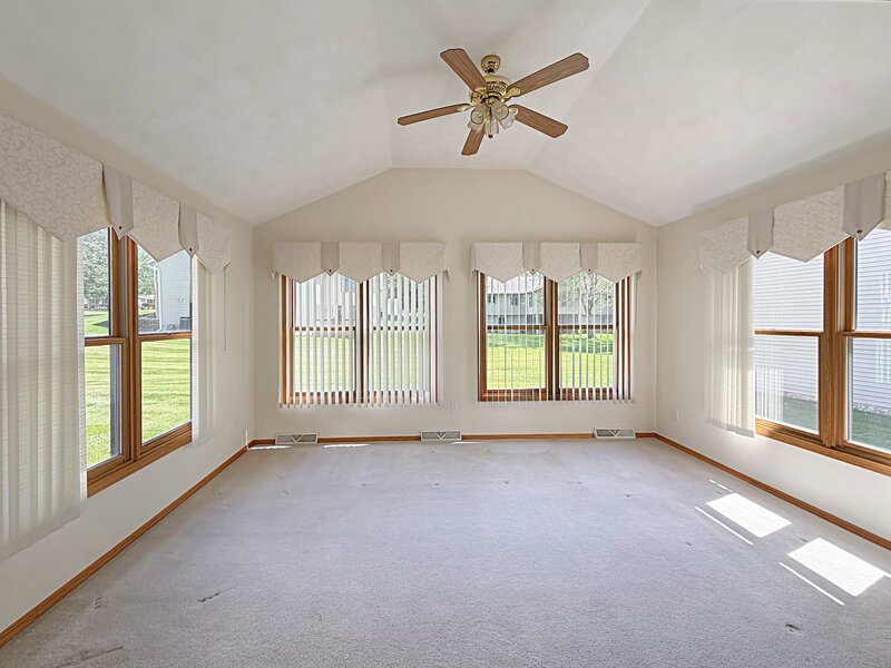 1909 Comanche Court Freeport IL 61032