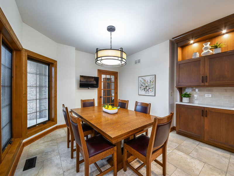 2009 Mackenzie Place Wheaton IL 60187