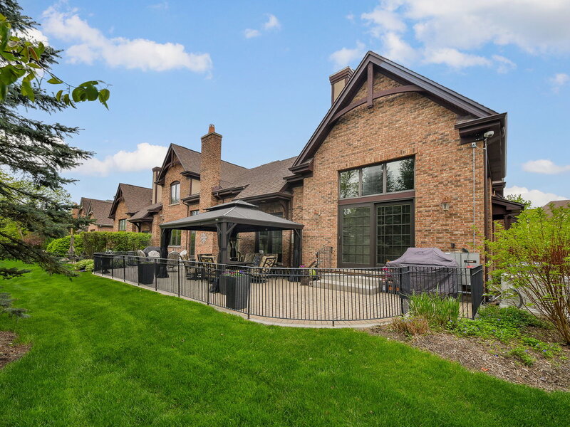 2009 Mackenzie Place Wheaton IL 60187