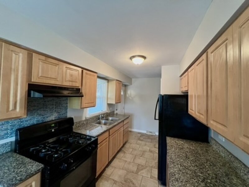 606 E 164th Place South Holland IL 60473