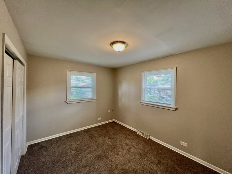 606 E 164th Place South Holland IL 60473