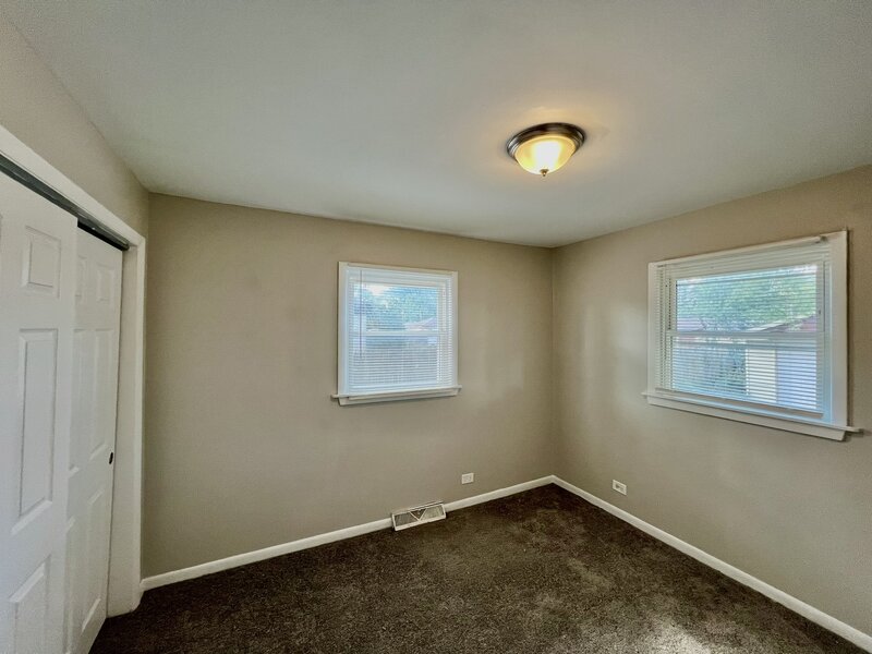 606 E 164th Place South Holland IL 60473