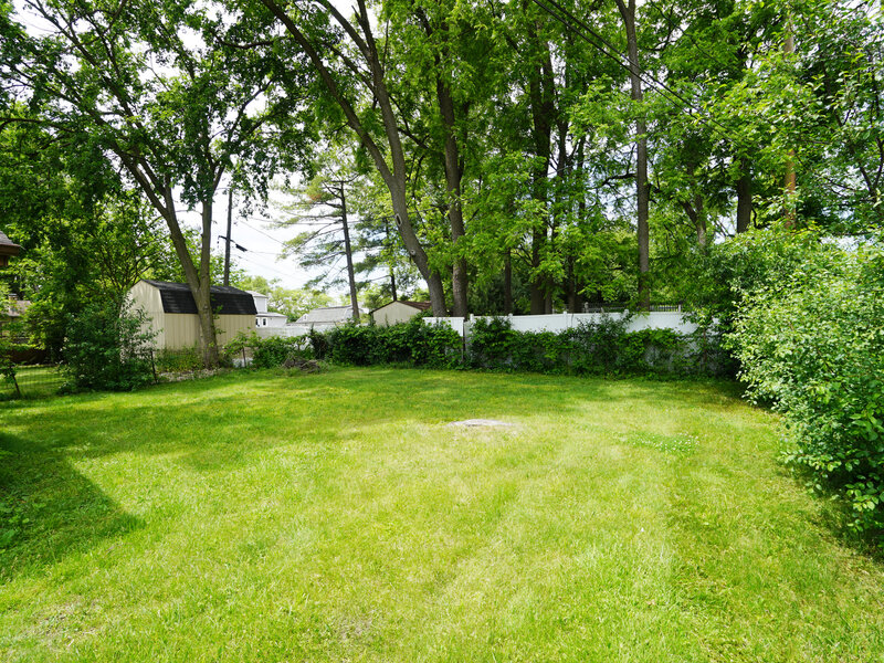 208 N Graylynn Drive Mount Prospect IL 60056