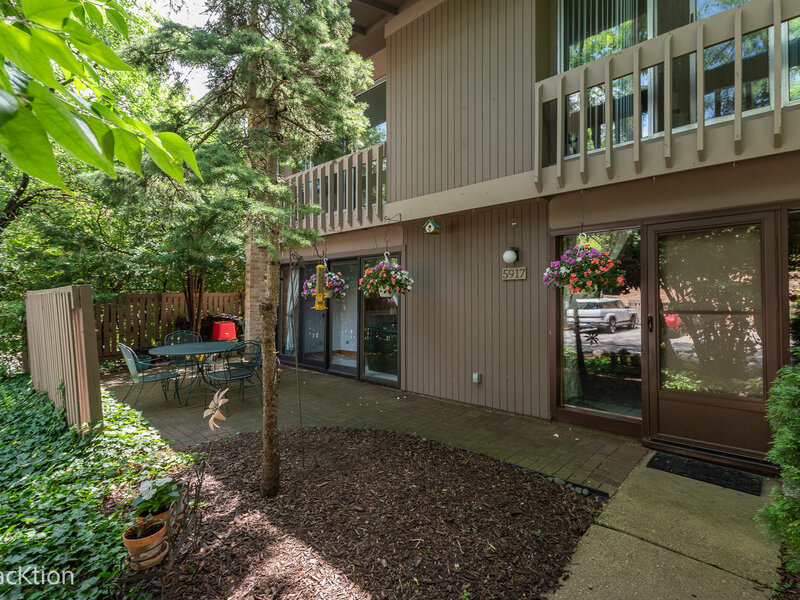 5917 Oakwood Drive Lisle IL 60532