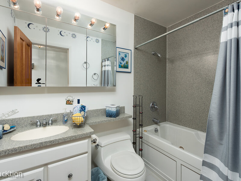 5917 Oakwood Drive Lisle IL 60532