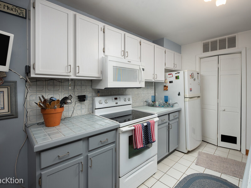 5917 Oakwood Drive Lisle IL 60532