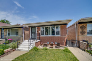 Photo of 412 E 89th Place Chicago IL 60619
