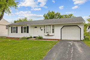 Photo of 110 N Oak Lane Glenwood IL 60425