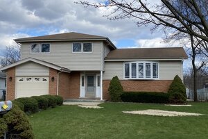 Photo of 1403 N Sauk Lane Mount Prospect IL 60056