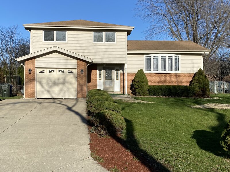 1403 N Sauk Lane Mount Prospect IL 60056