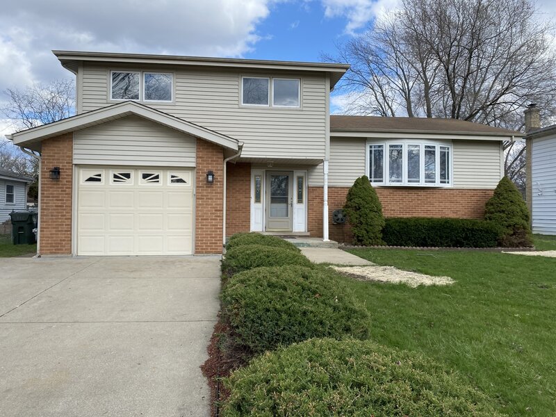 1403 N Sauk Lane Mount Prospect IL 60056