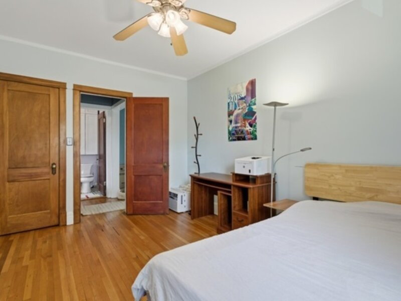 1446 E 56th Street Chicago IL 60637